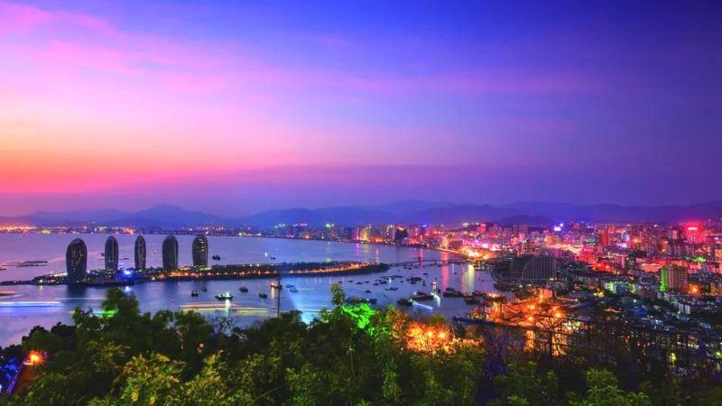 鹿回头风景区