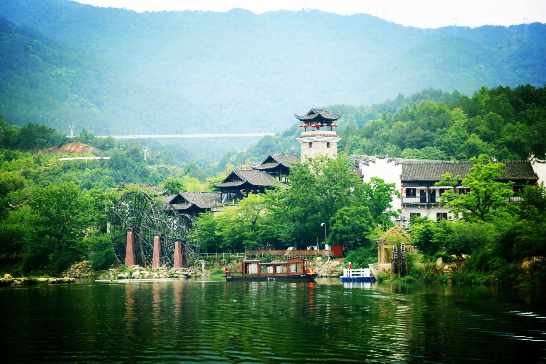 锦鲤土司城