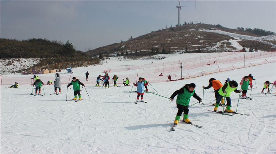 云阳龙缸滑雪场