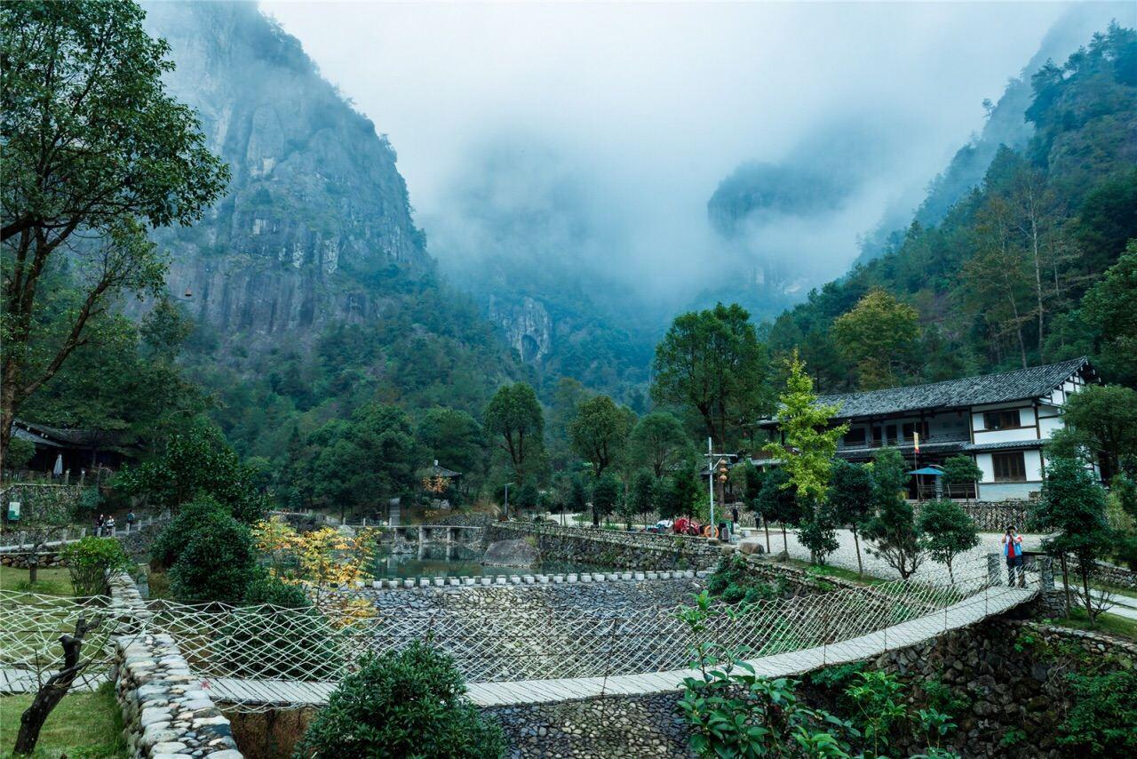 百丈瀑