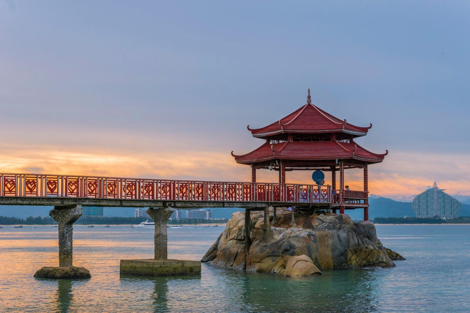 蜈支洲岛