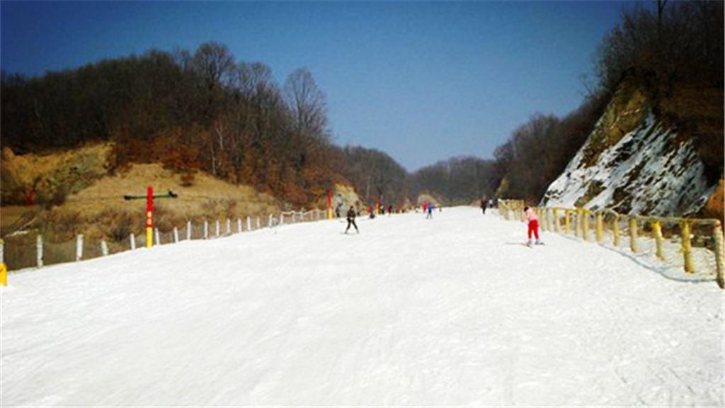 老界岭滑雪场