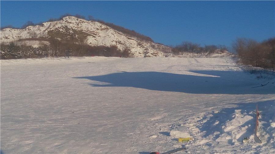玉泉玉峰滑雪场