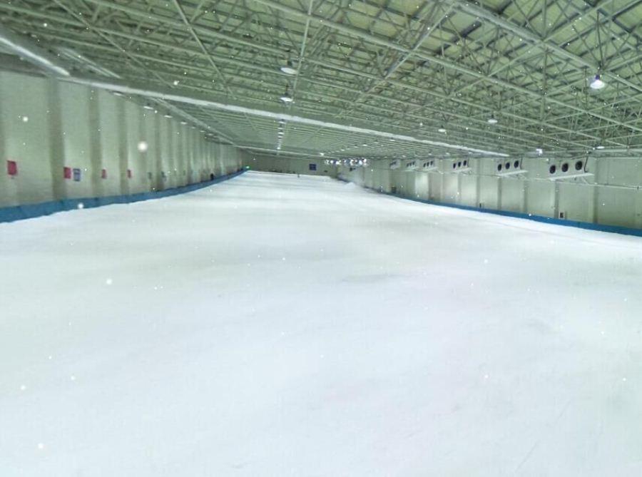 天鹅堡室内滑雪场