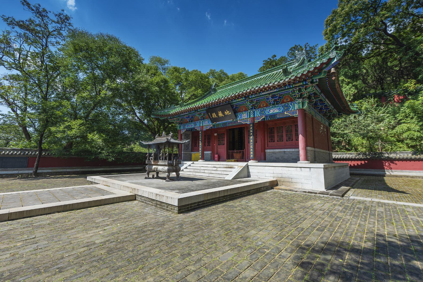 灵岩寺