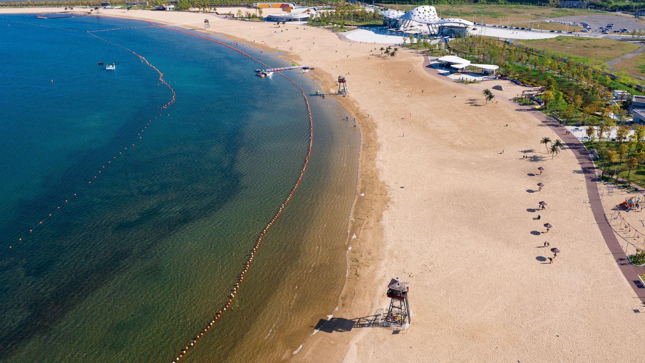 宁波滨海万人沙滩