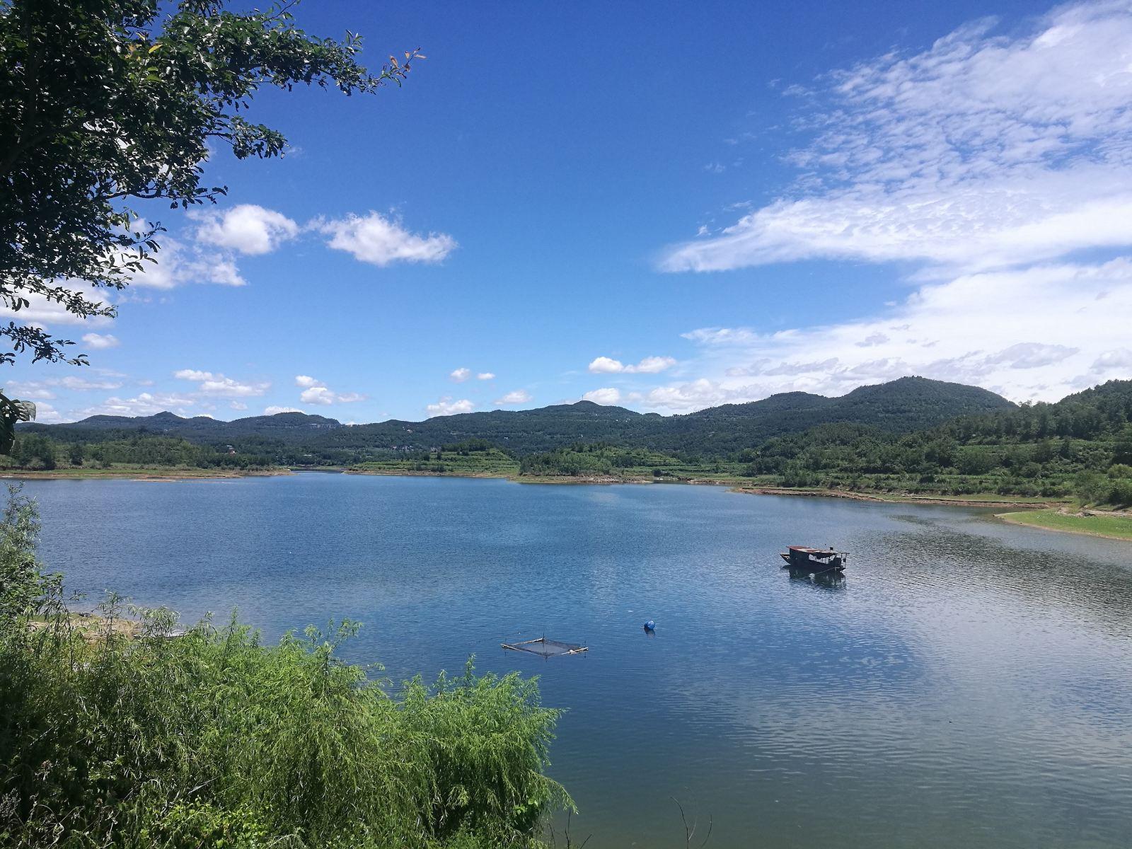 白塔湖景区