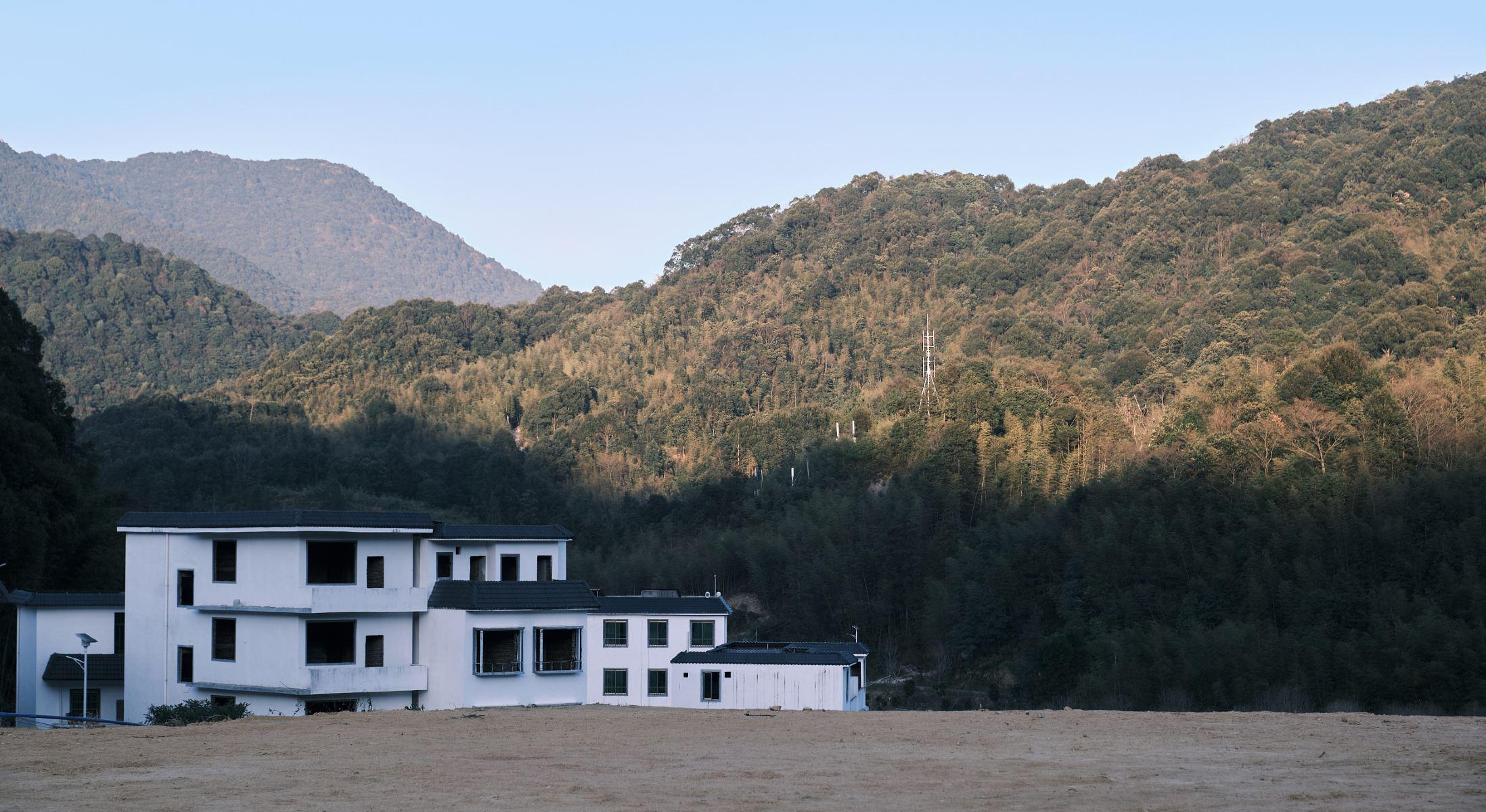 阿婆六村